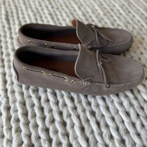 Mangini Italian Men's Gray Suede Loafers retail $200. Nautical preppy 9.5 or 10